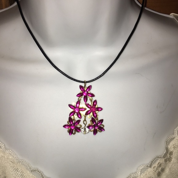 Pink & crystal dangle pendant leather w earrings - Picture 2 of 8